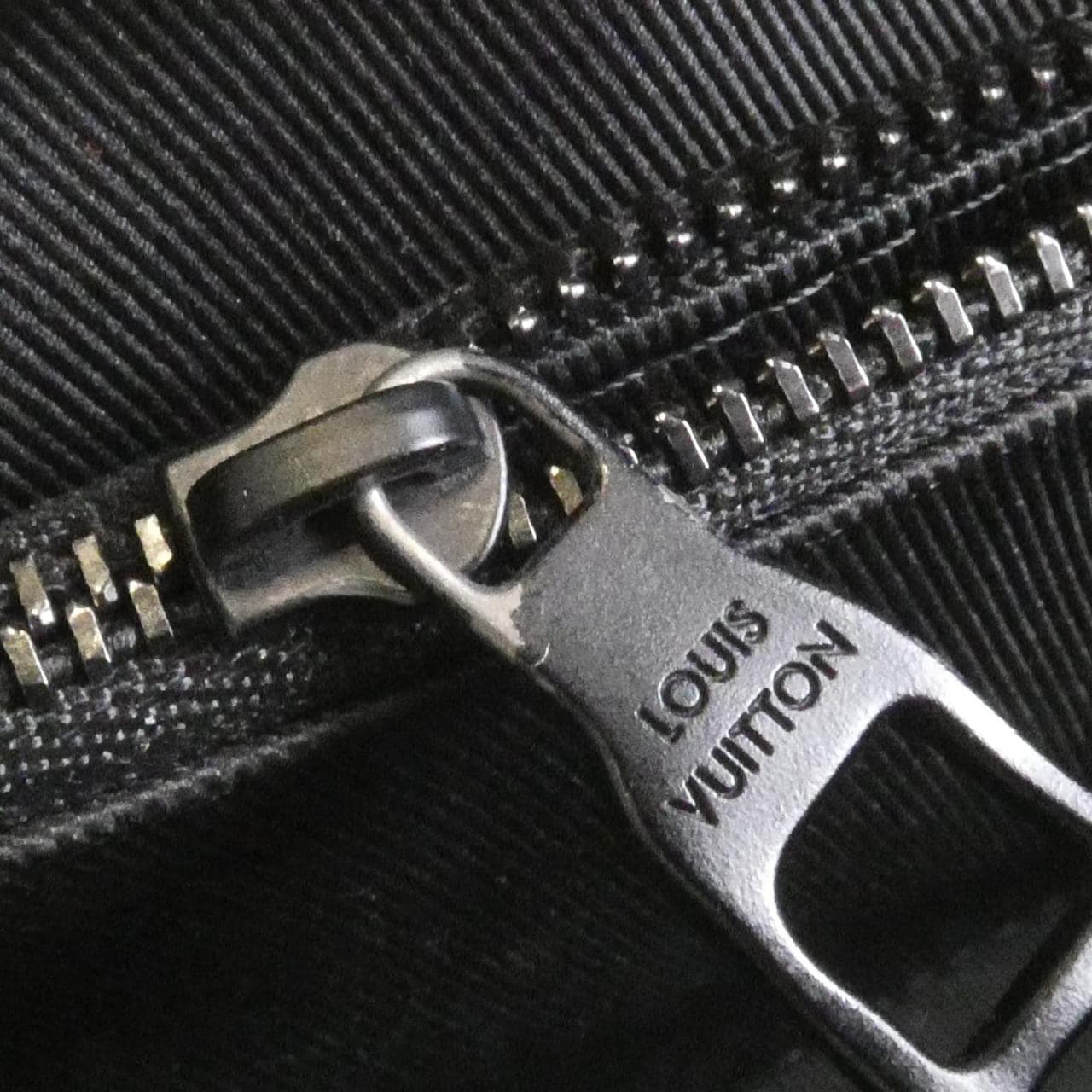 LOUIS VUITTON Monogram Eclipse 軟行李箱 M69838 單肩包