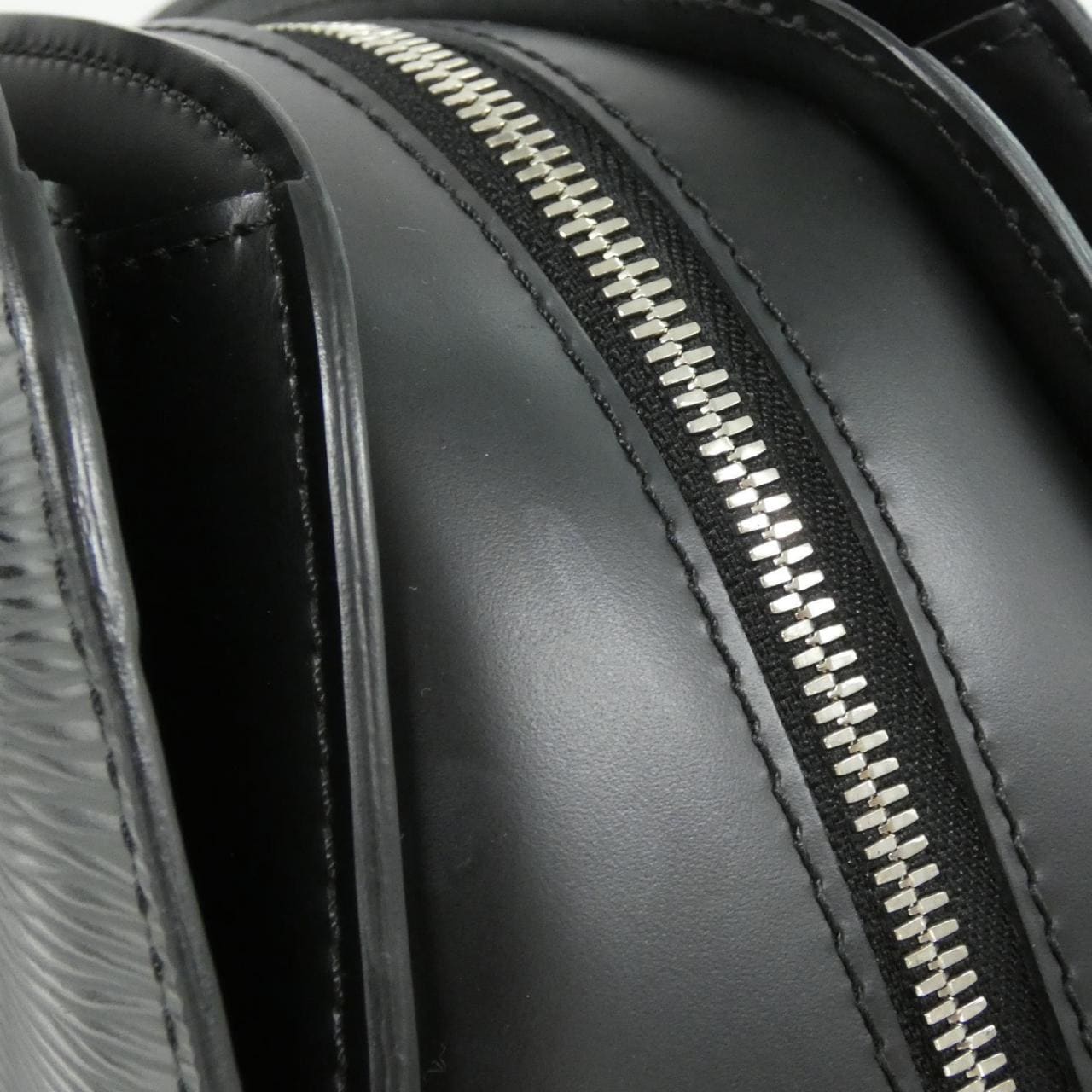 ルイヴィトン エピ ポンヌフ PM M59072 バッグ
