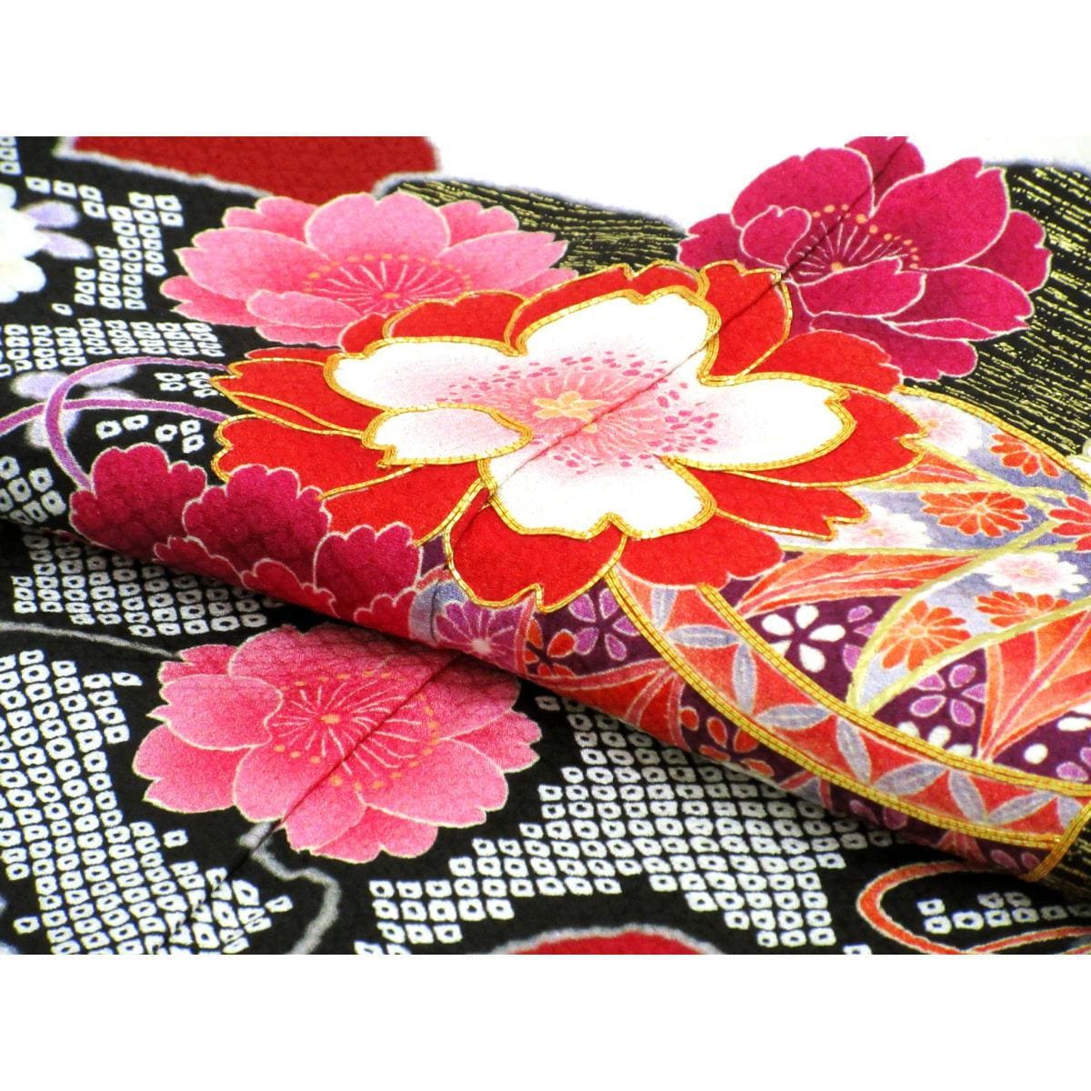 振袖　友禅金彩加工　刺繍入り