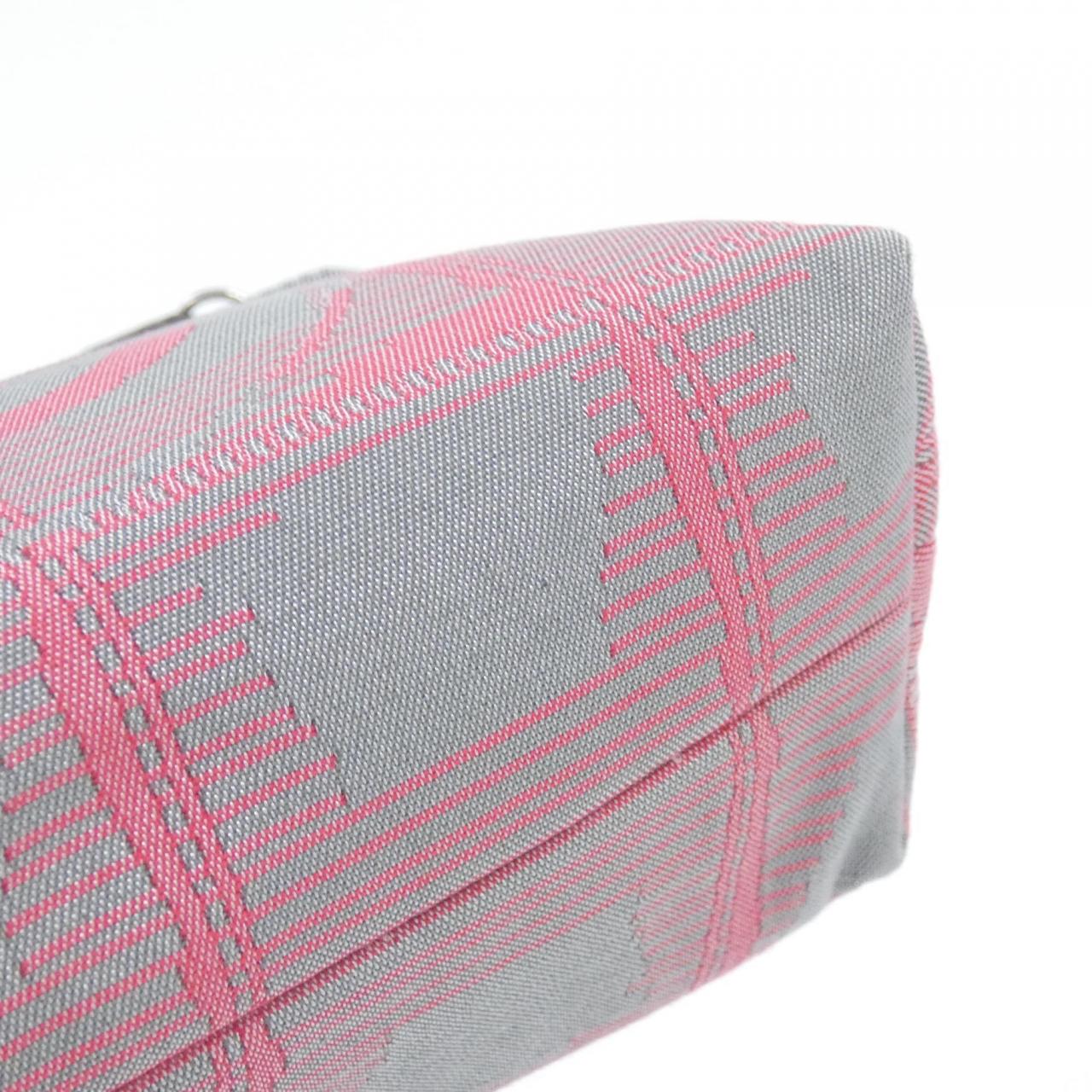 シャネル ニュートラベル ライン ポーチ