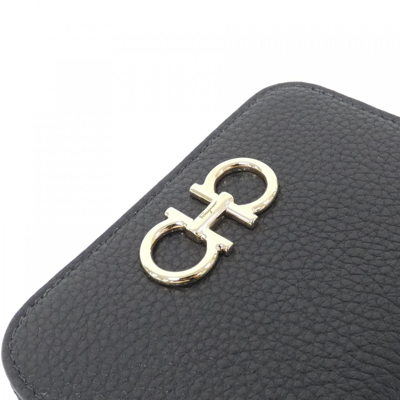 サルヴァトーレフェラガモ 22 0406 コインケース