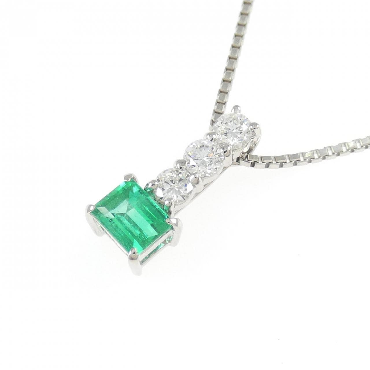 PT900/PT850 エメラルド ネックレス 0.48CT