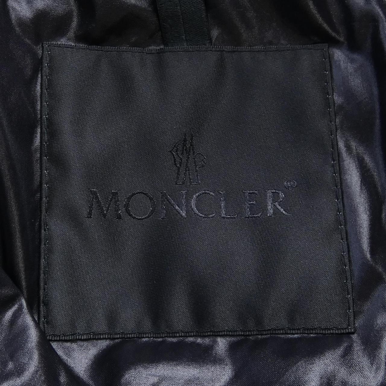 モンクレール MONCLER ダウンジャケット