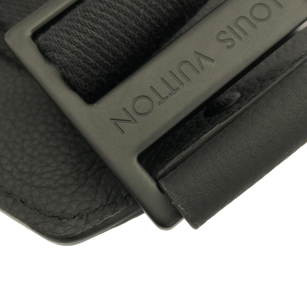 ルイヴィトン LVアエログラム テイクオフ スリング M57081 ショルダーバッグ