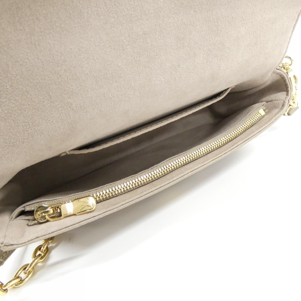 ルイヴィトン バイカラー モノグラム アンプラント ウォレット オン チェーン アイビー M82211 ショルダーバッグ