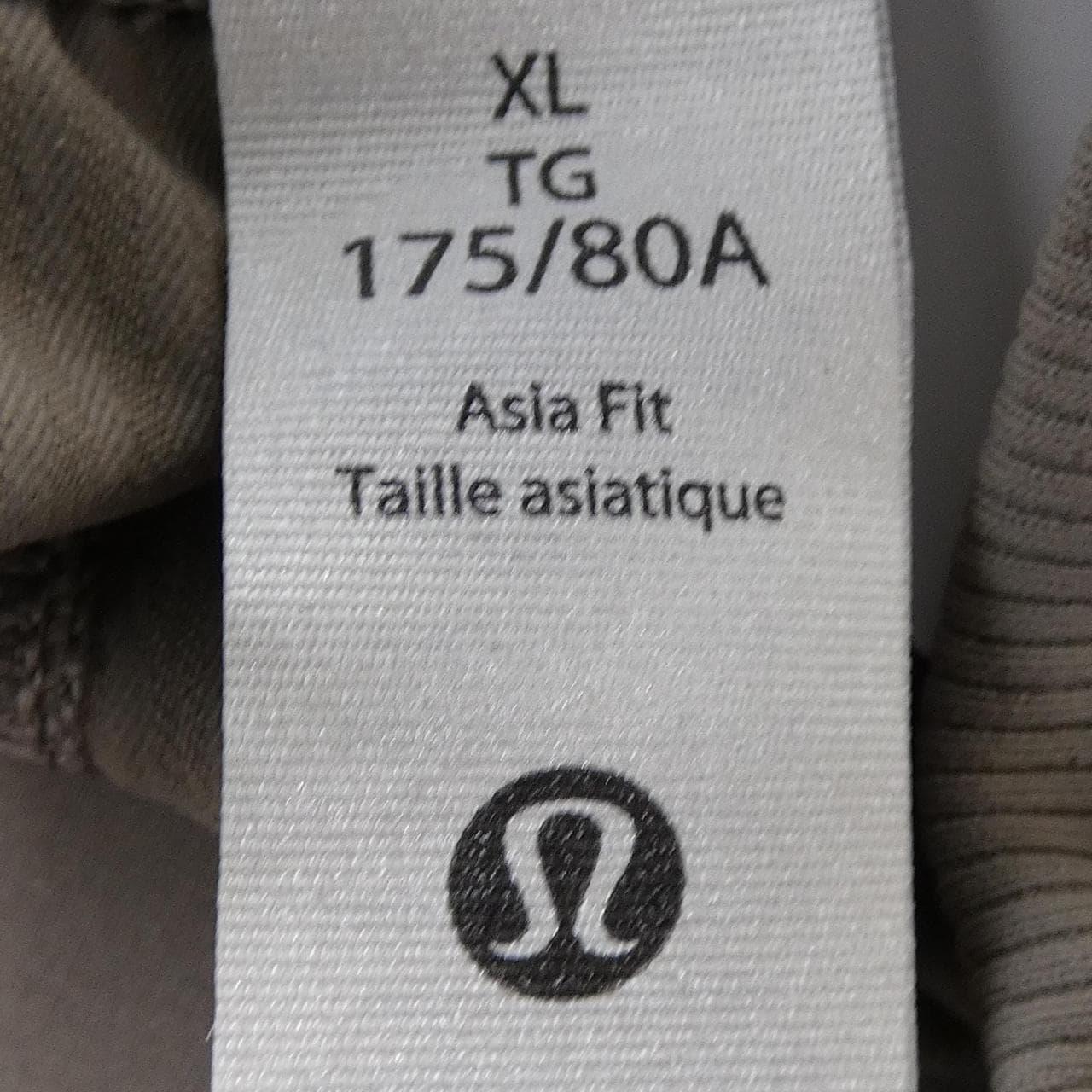 LULULEMON パンツ