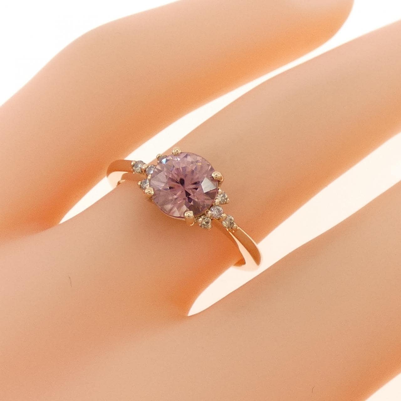 ジーエスティービー ジルコン リング 1.50CT