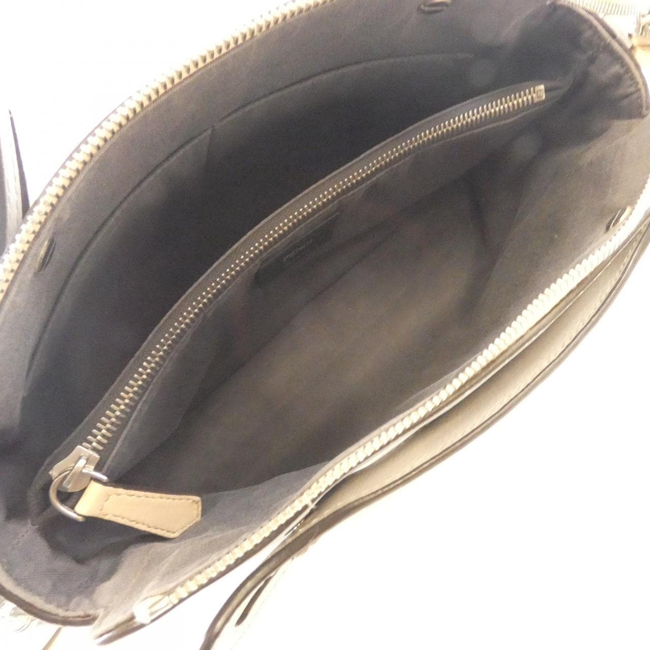 フェンディ バイ ザ ウェイ 8BL124 Z1C バッグ