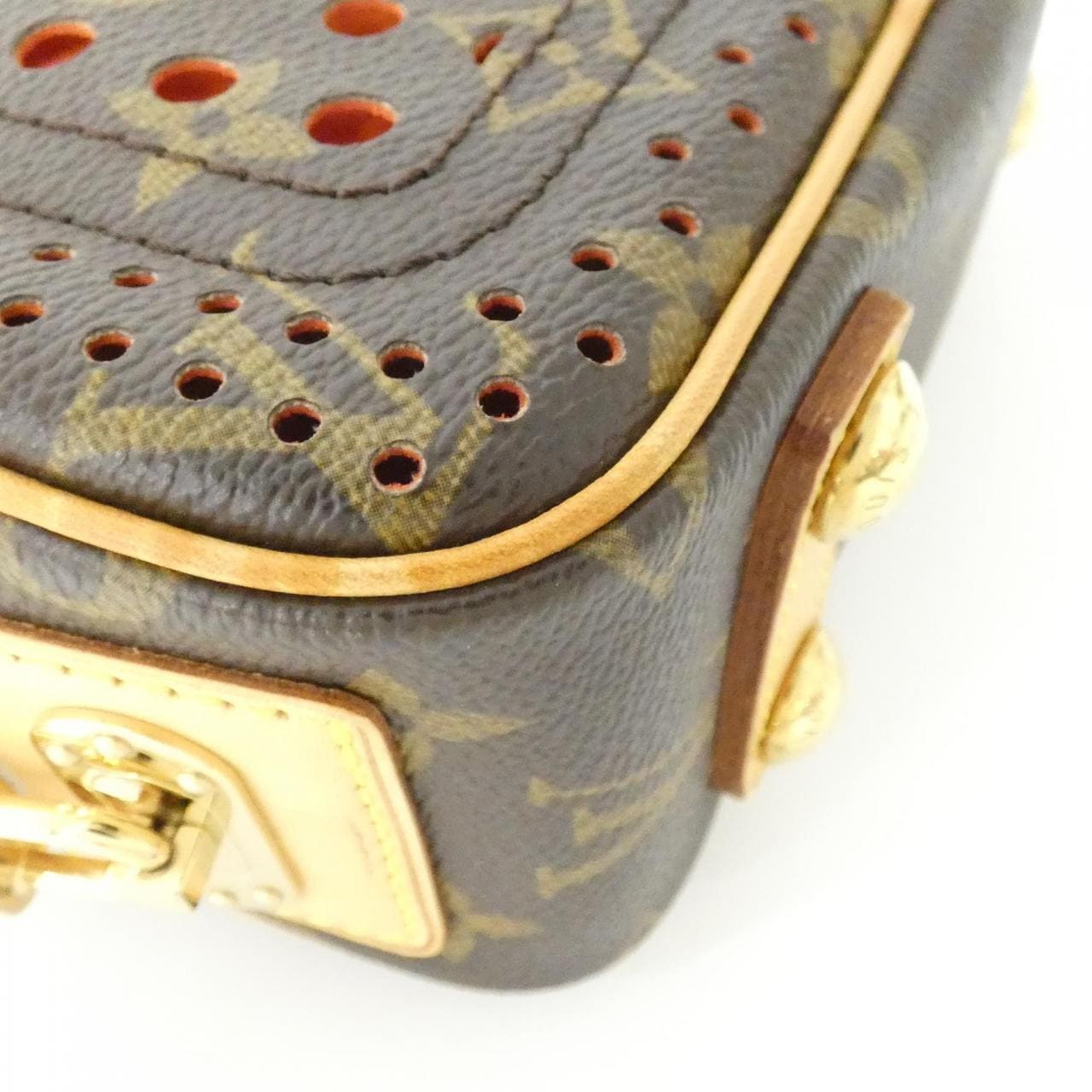 ルイヴィトン モノグラム ペルフォ ミニ トロカデロ M95177 ショルダーバッグ