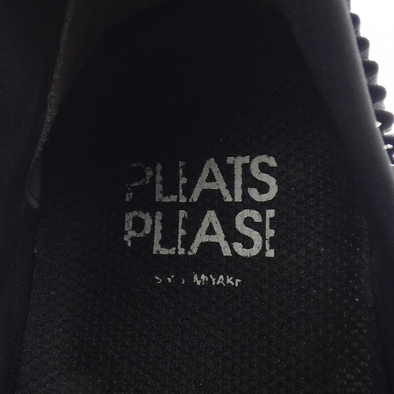 プリーツプリーズ PLEATS PLEASE スニーカー