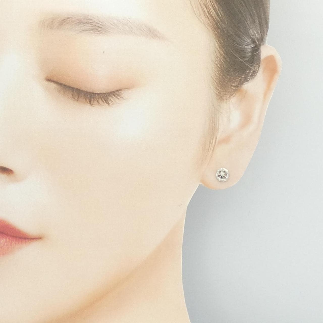 PT900 ダイヤモンド ピアス 0.04CT