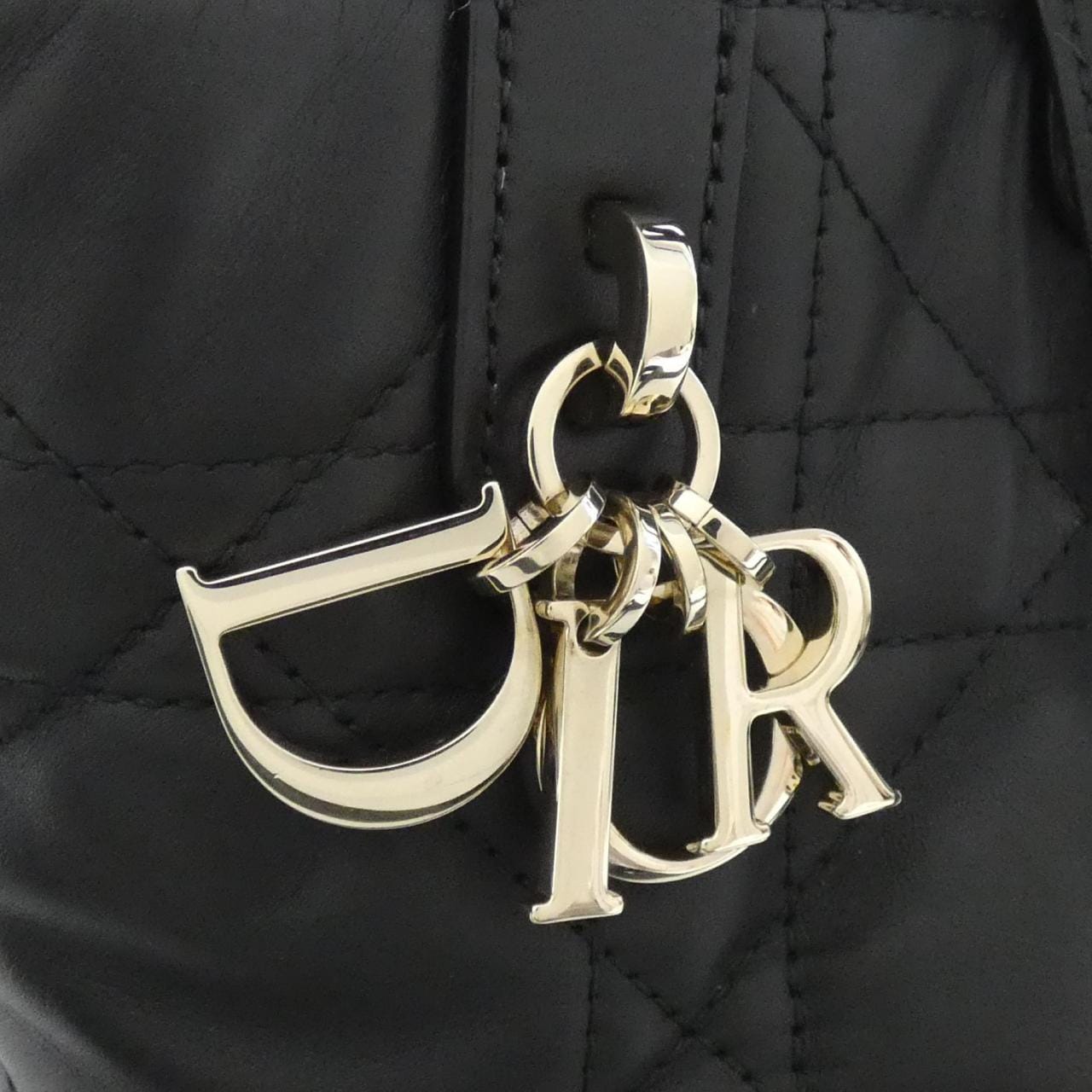 クリスチャンディオール ディオール トゥジュール バーティカル トート NANO S6100OSNW バッグ