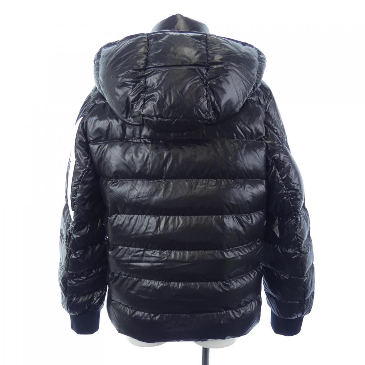 モンクレール MONCLER ダウンジャケット