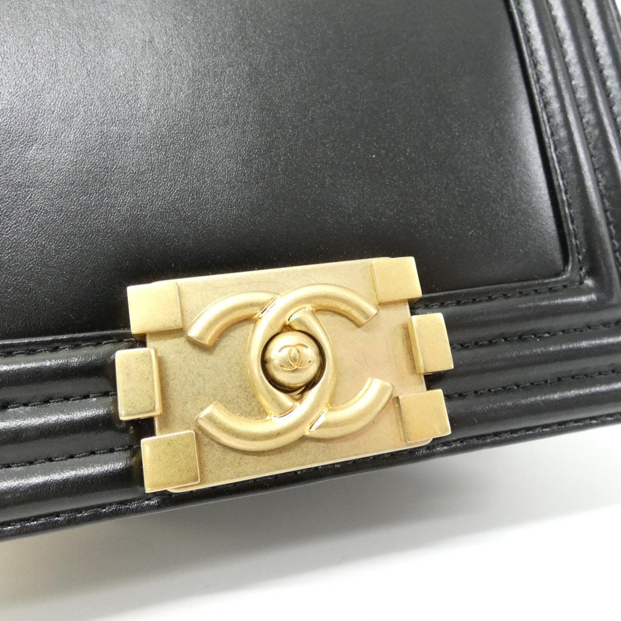 CHANEL Boy CHANEL Line AS3018 Shoulder Bag