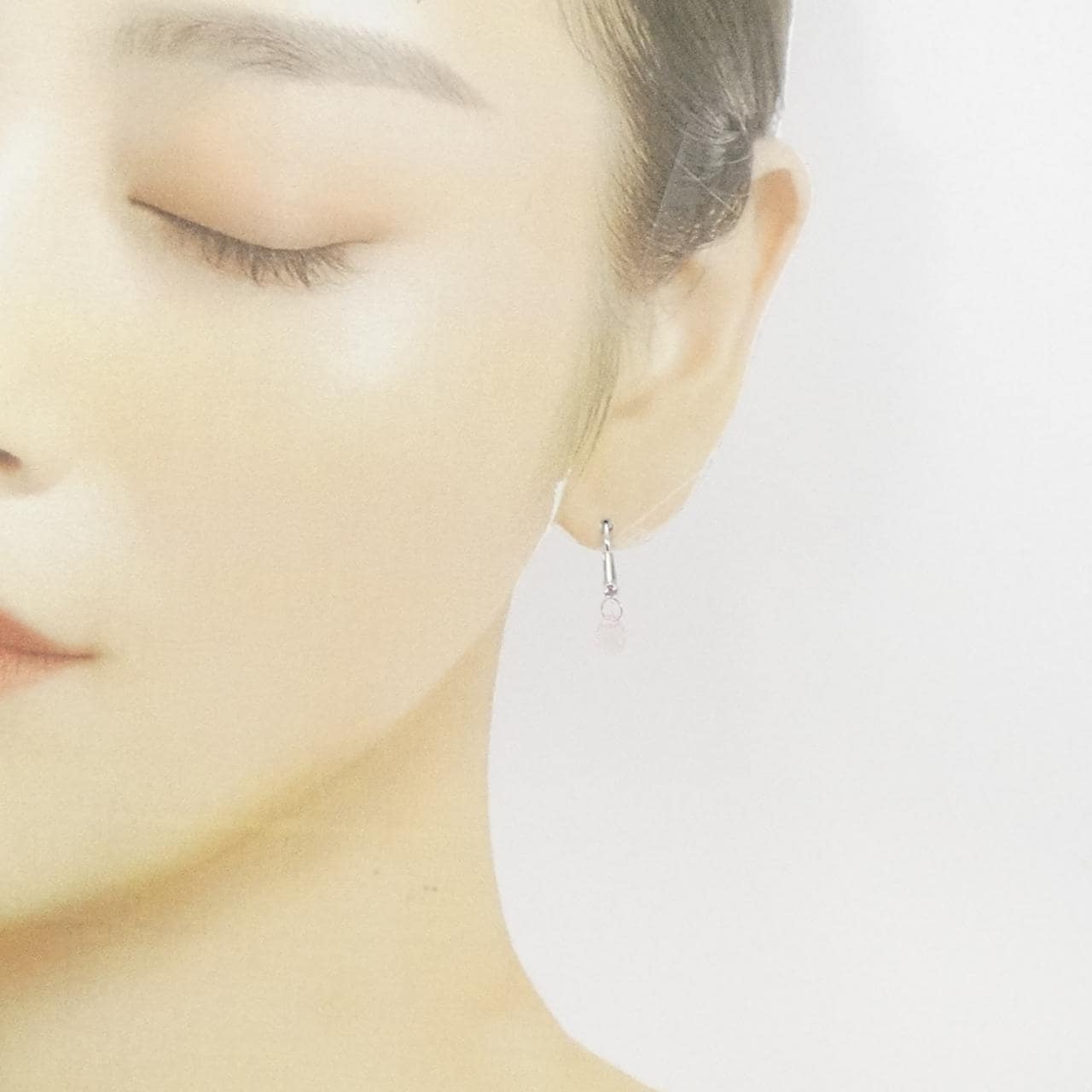 K18WG rose Quartz earrings