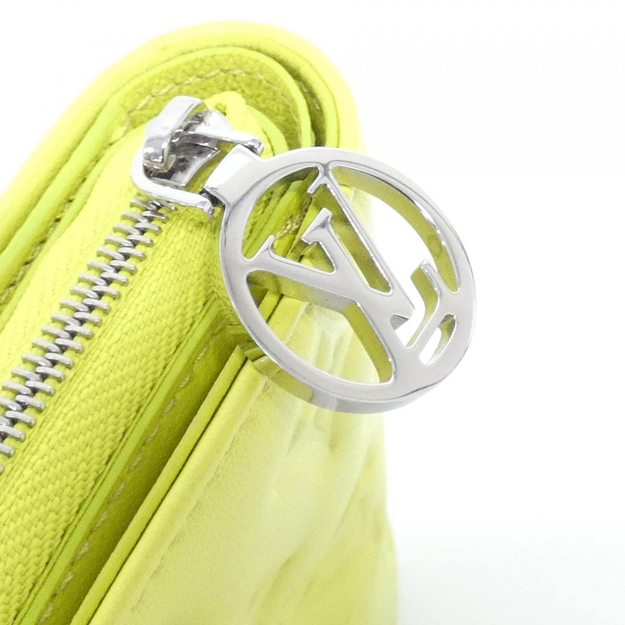 ルイヴィトン クッサン ポルトフォイユ ルー M83210 財布