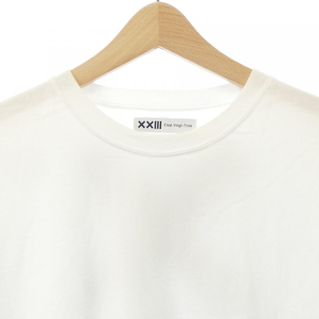 XXIII C'EST VINGT-TR Tシャツ