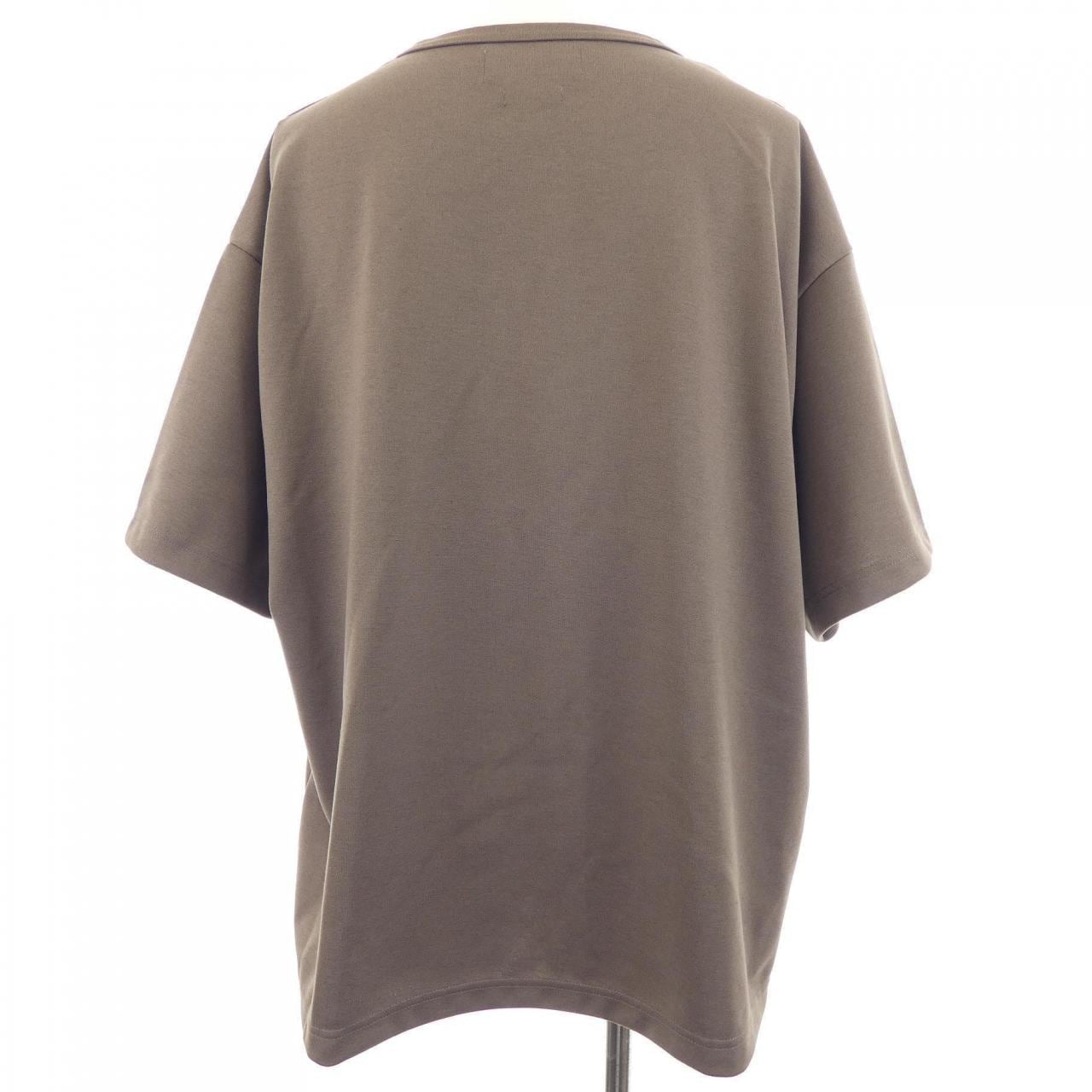SUAVELE Tシャツ