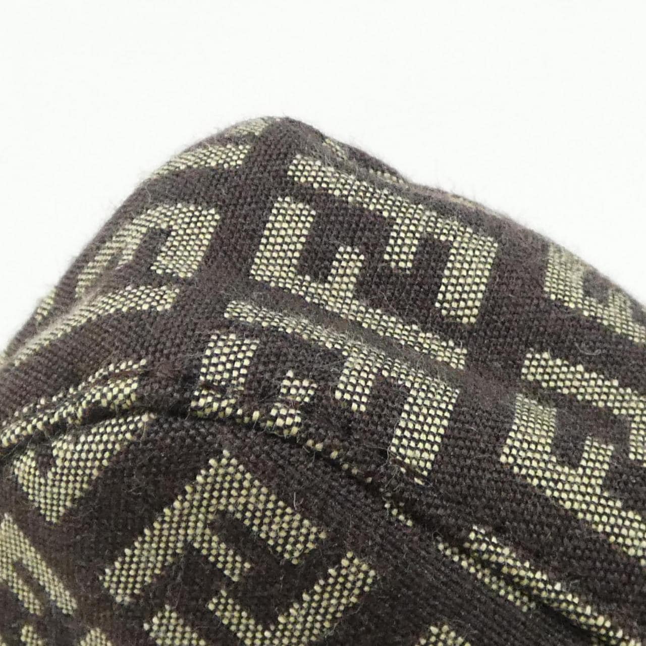 vintage FENDI Baguette 8BR000 JQ4 Shoulder Bag