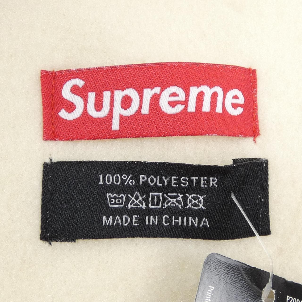 シュプリーム SUPREME MUFFLER