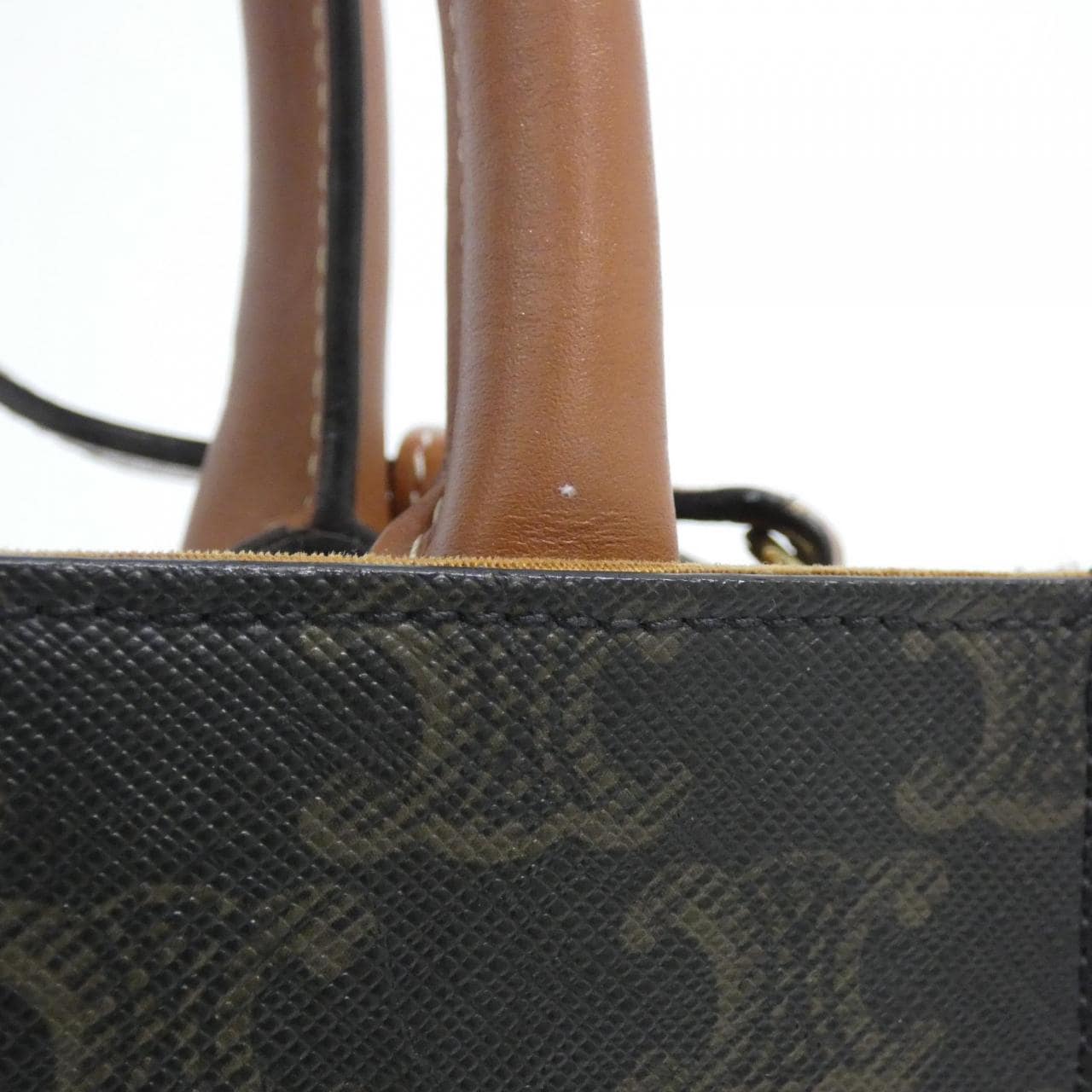 セリーヌ ミニ バーティカル カバ 194372BZK バッグ