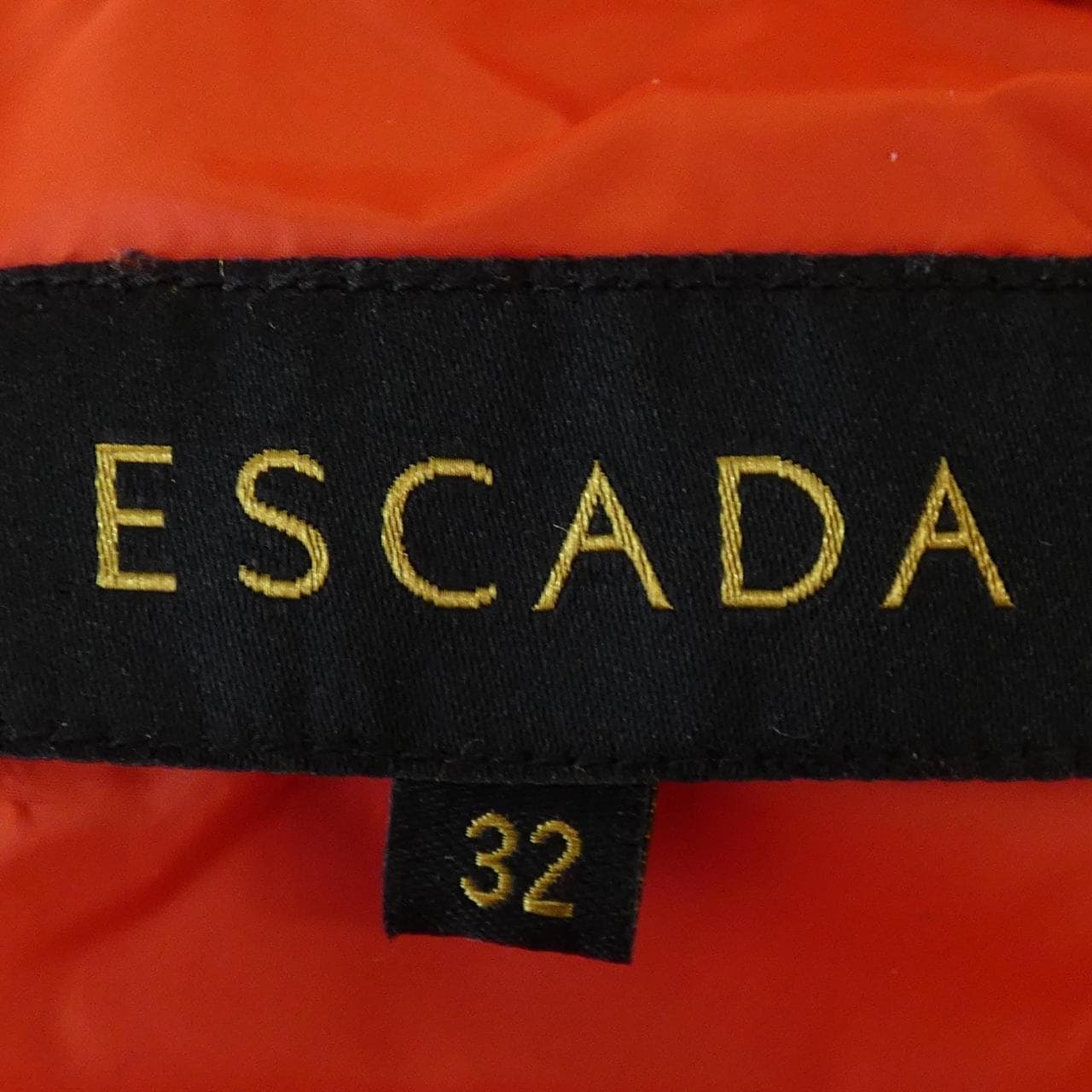 エスカーダ ESCADA ダウンジャケット