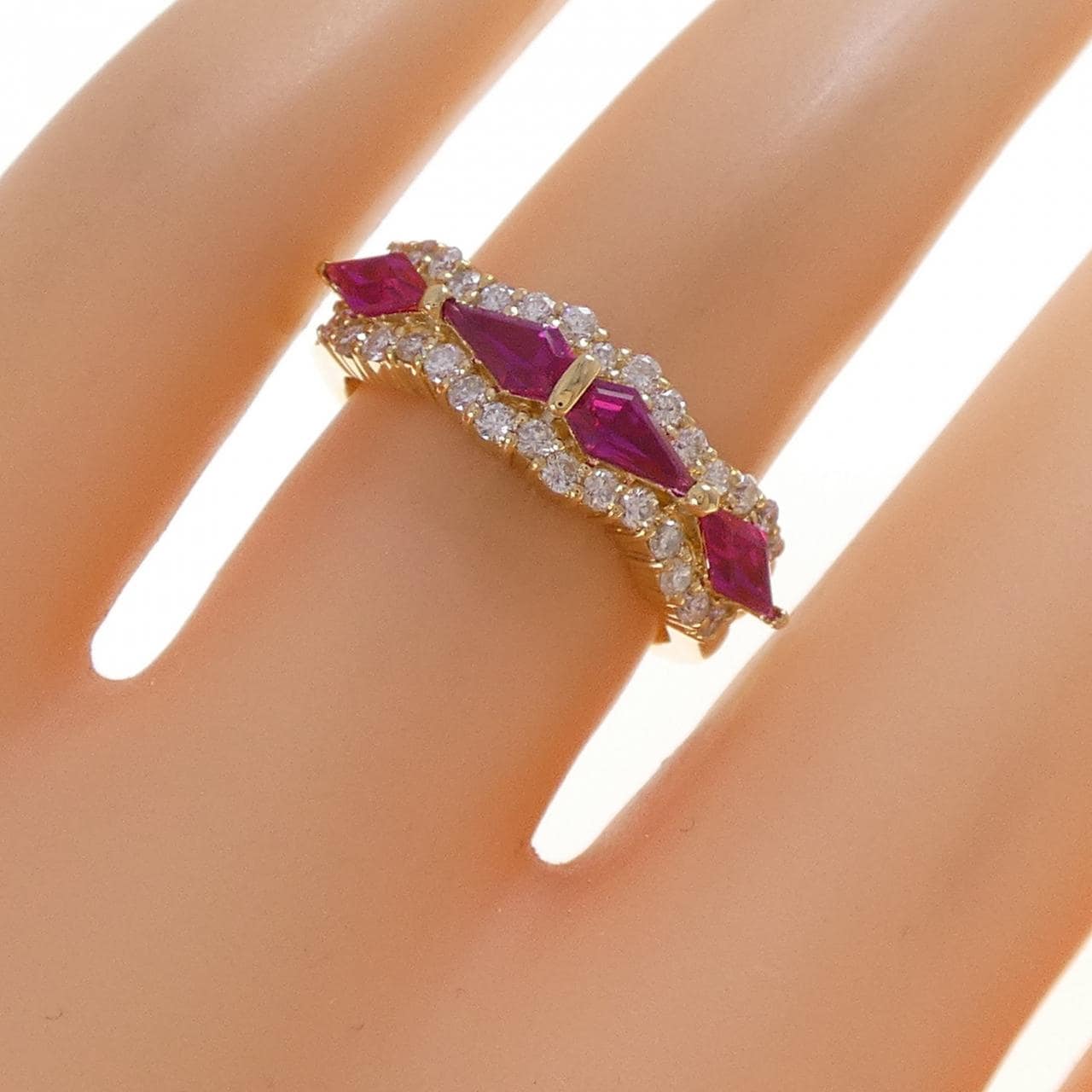 クレサンベール 合成ルビー リング 0.76CT