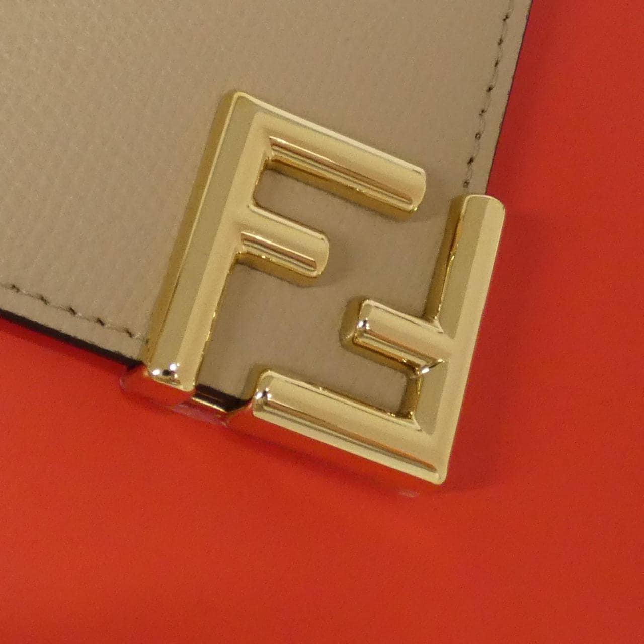 フェンディ FF DIAMOND バスタ ラージ 8N0152 ALWA バッグ