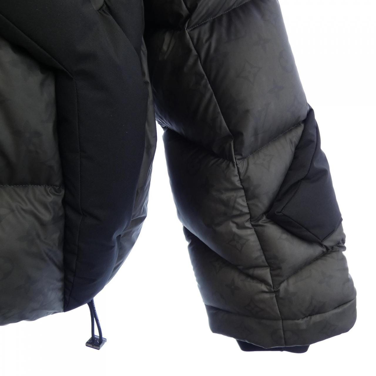 ルイヴィトン LOUIS VUITTON 2054ヒートリアクティブパファ HMB23FI64 ダウンジャケット