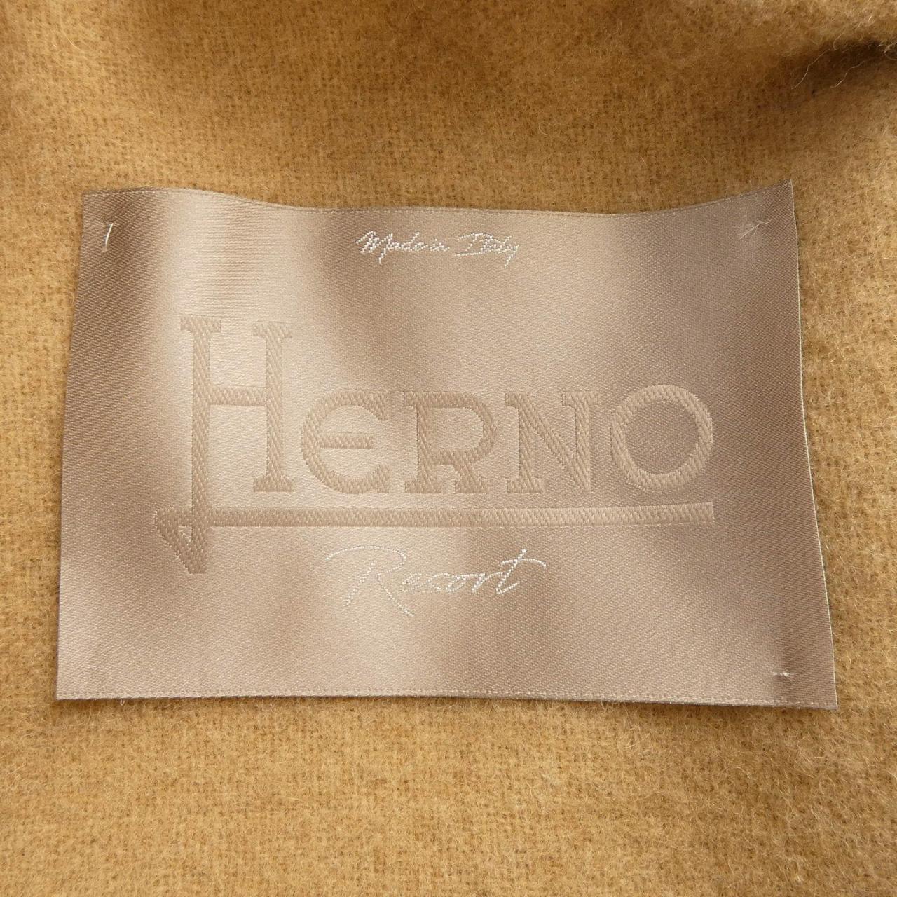 ヘルノ Herno ケープ