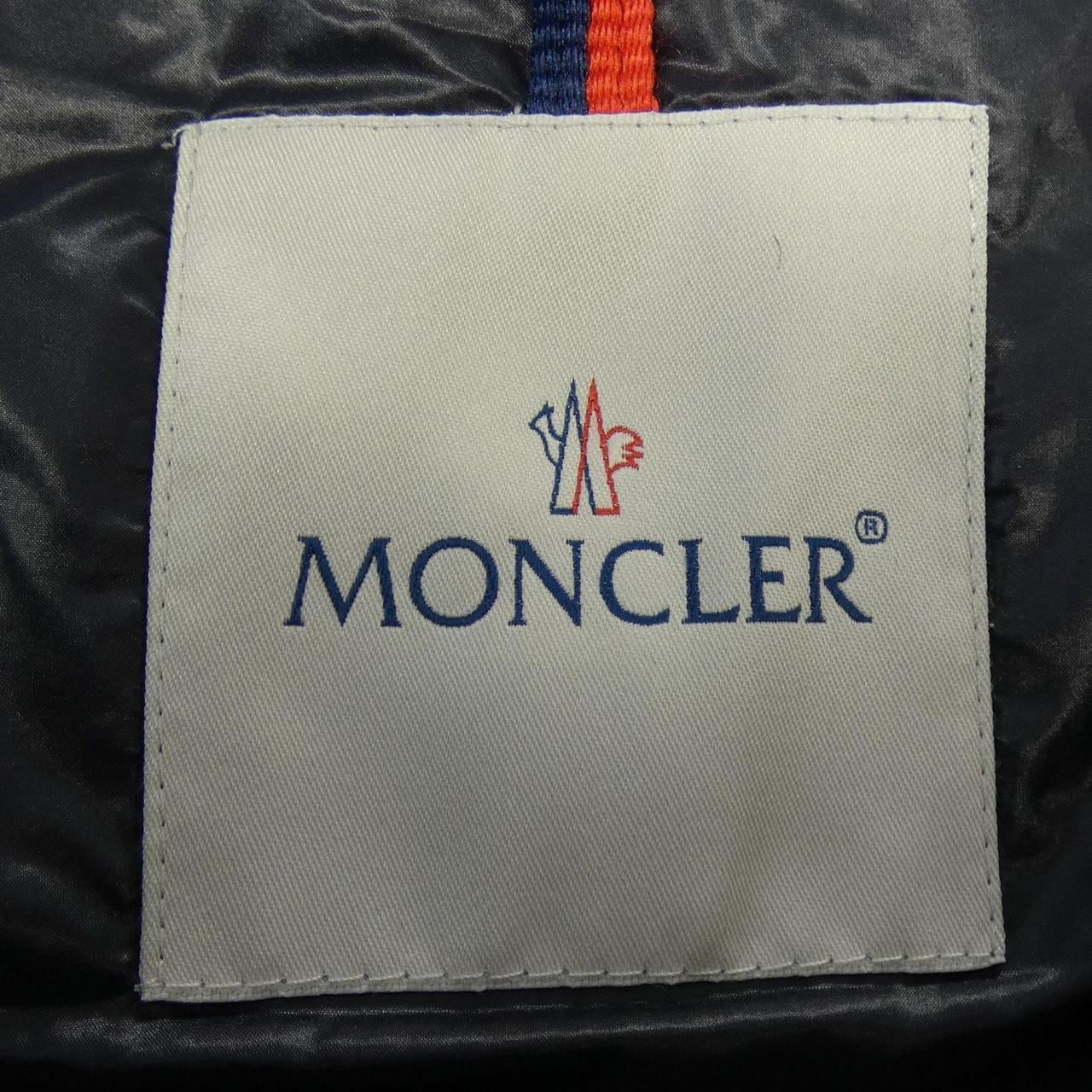 モンクレール MONCLER ダウンジャケット