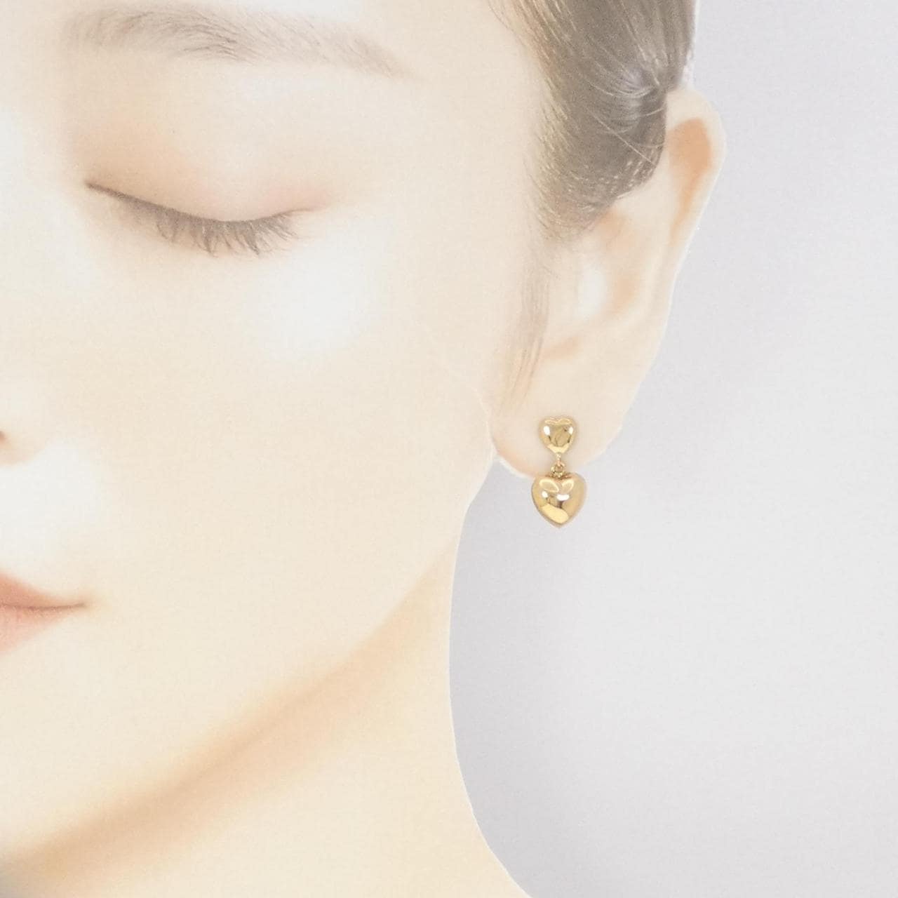 K18YG heart earrings