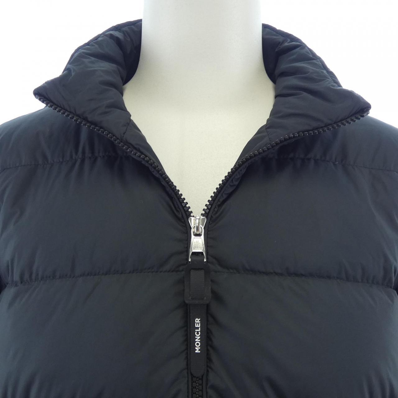 モンクレール MONCLER 20919B00032 ダウンジャケット