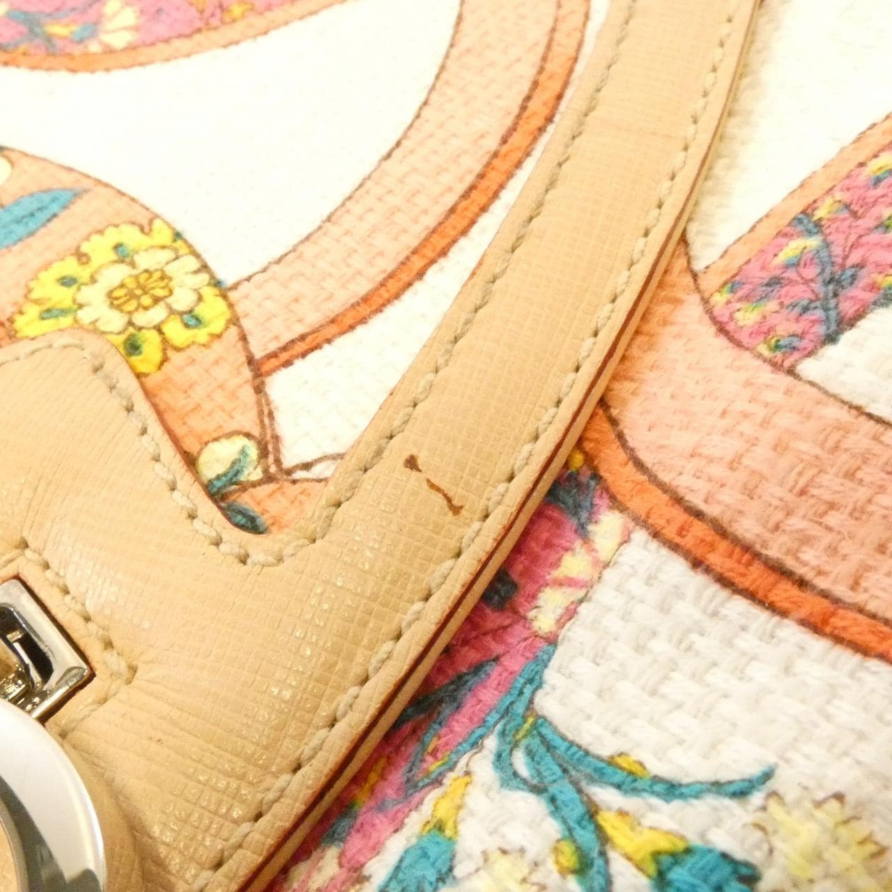 サルヴァトーレフェラガモ 21 6302 ショルダーバッグ