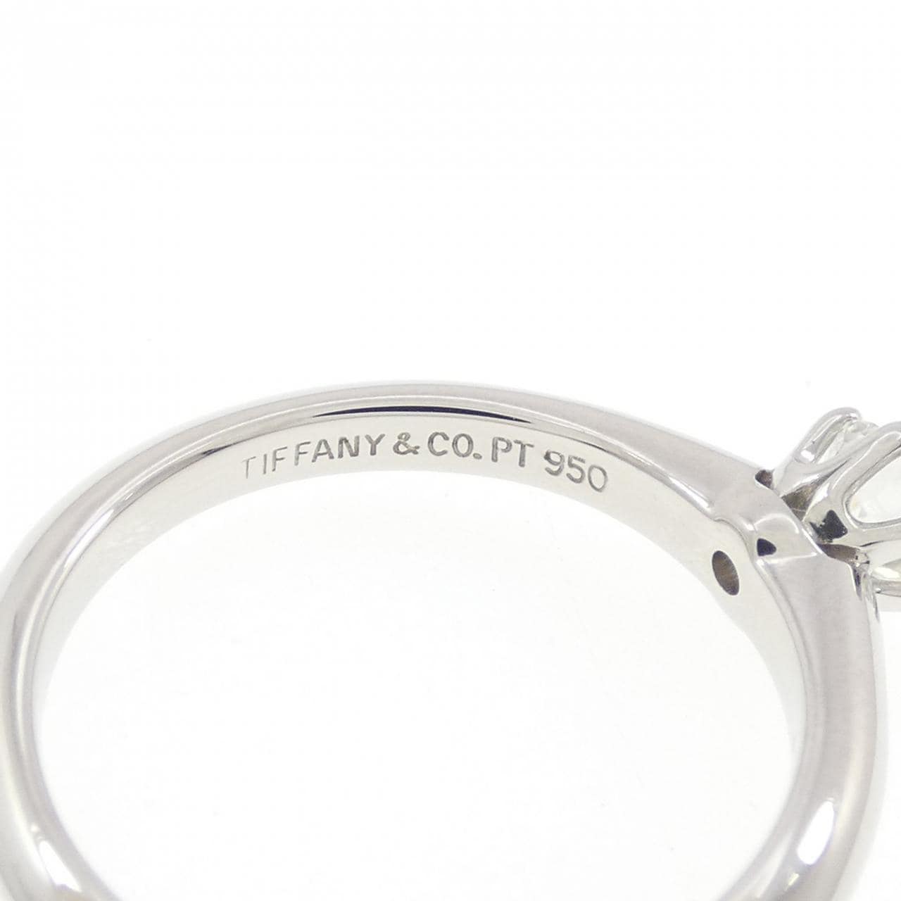 ティファニー クラシックソリティア リング 0.24CT H VS1