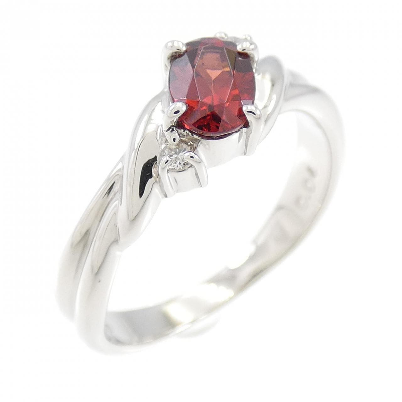 pt Garnet ring