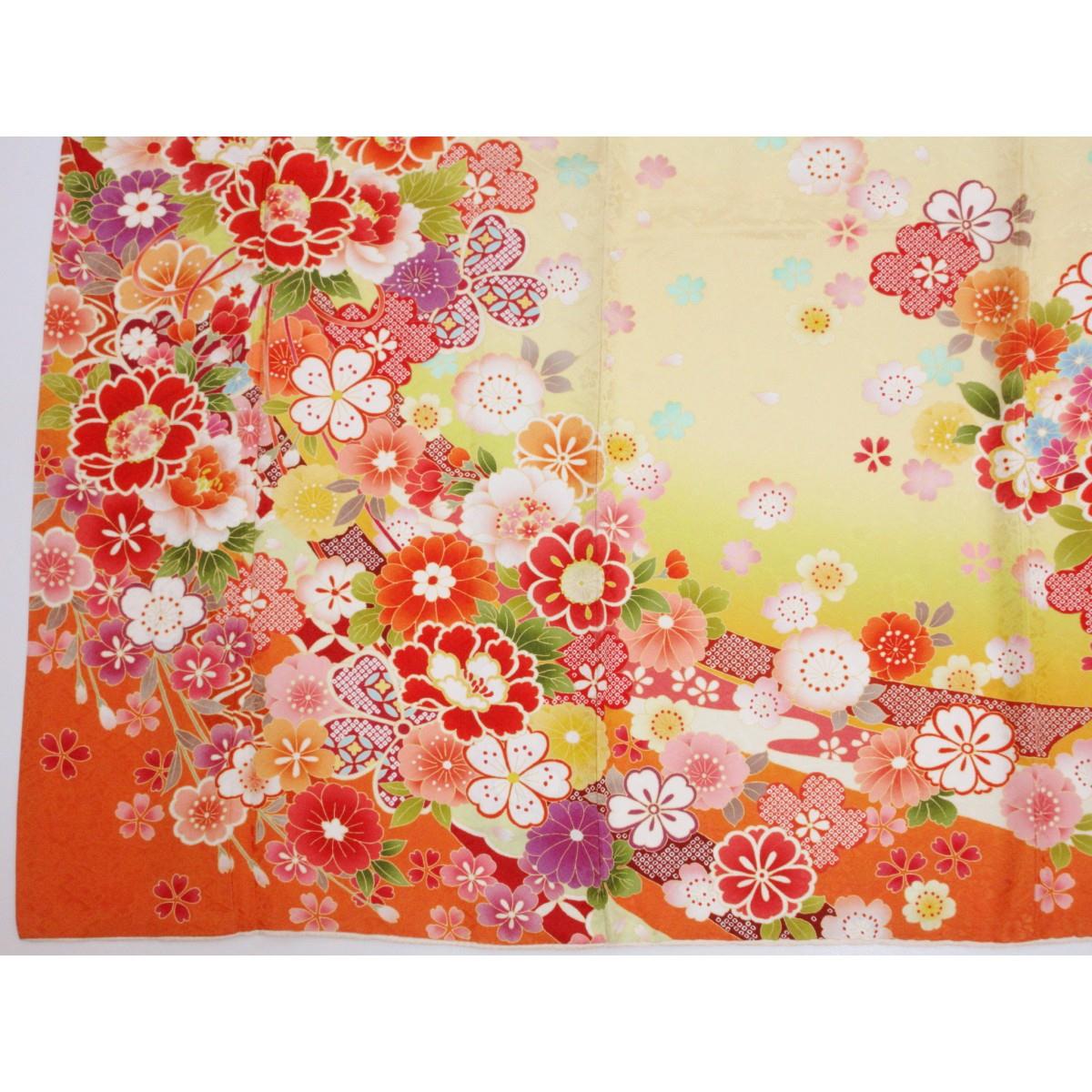 振袖　友禅加工刺繍入り　ボカシ染