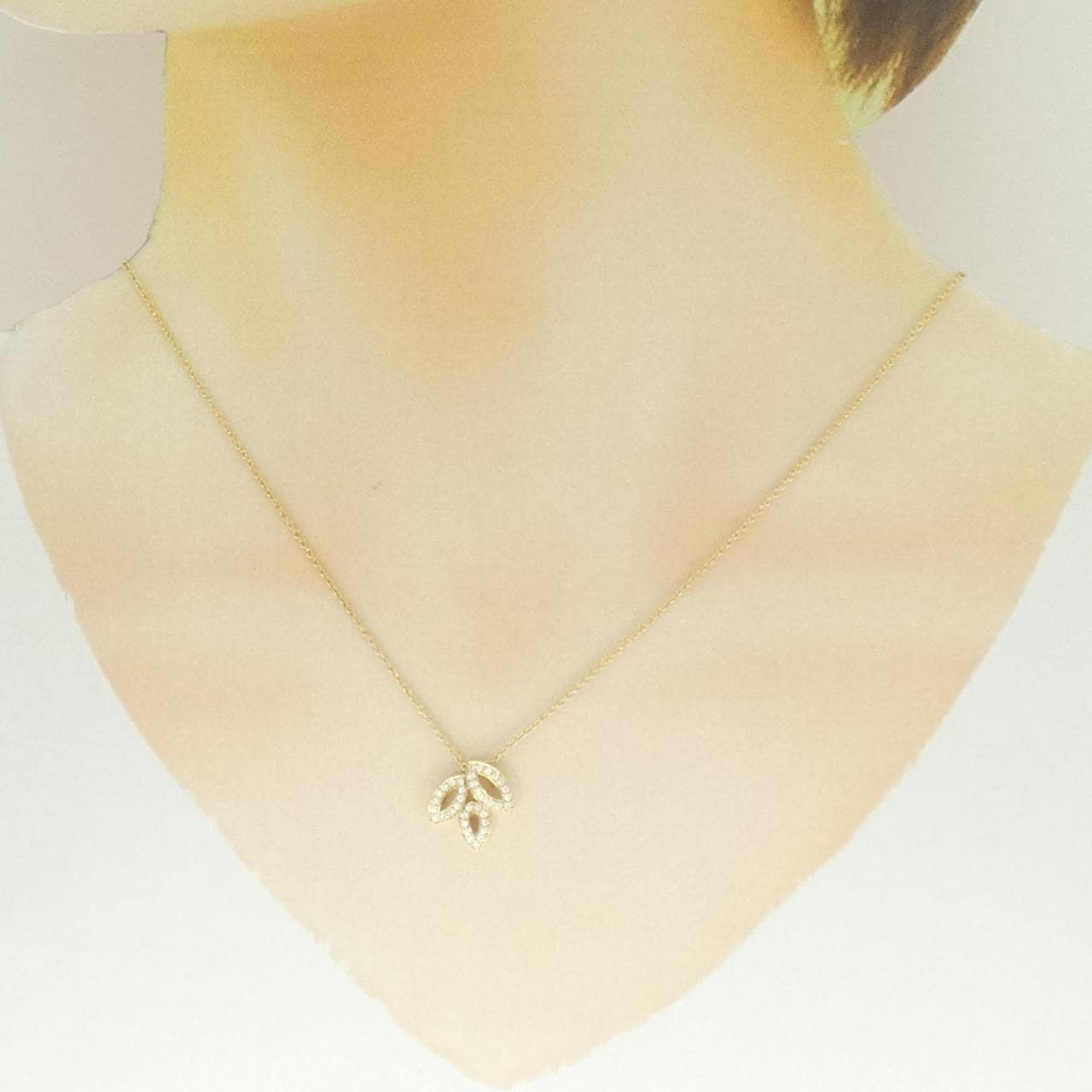 ハリーウィンストン リリークラスター ミニ ネックレス