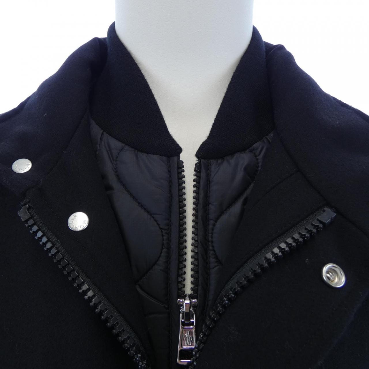 モンクレール MONCLER AVOINE ダウンジャケット