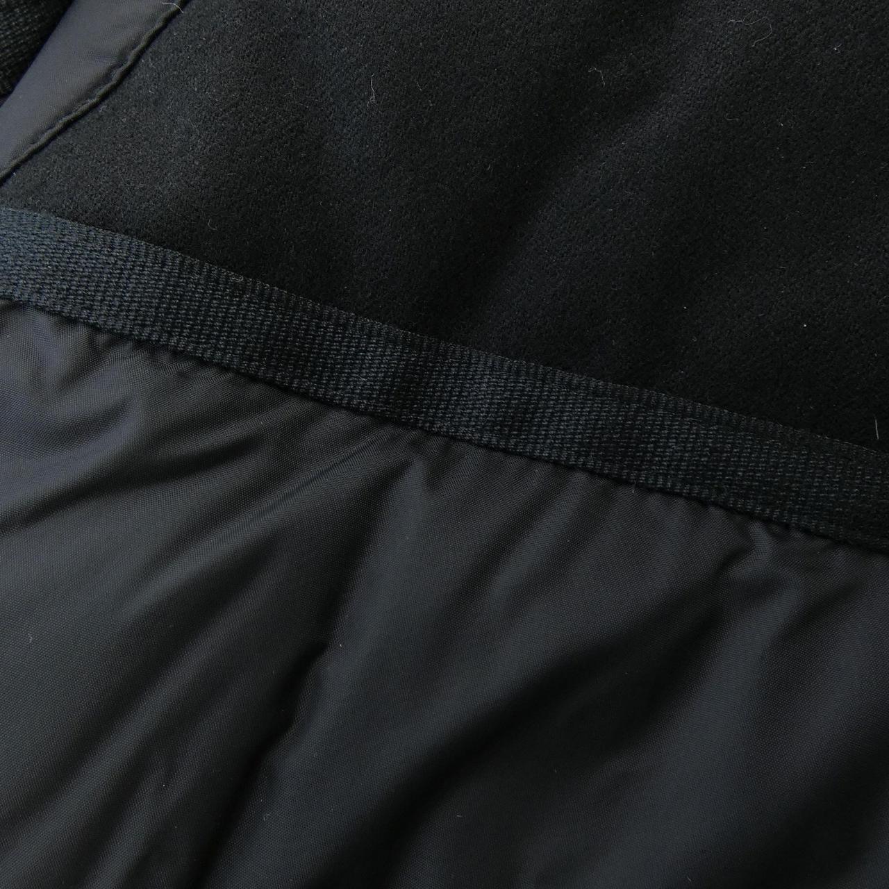 モンクレール MONCLER ダウンジャケット