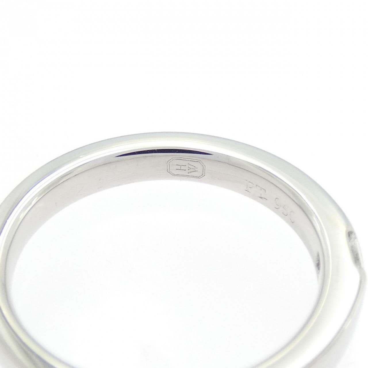 HARRY WINSTON princess cut ring