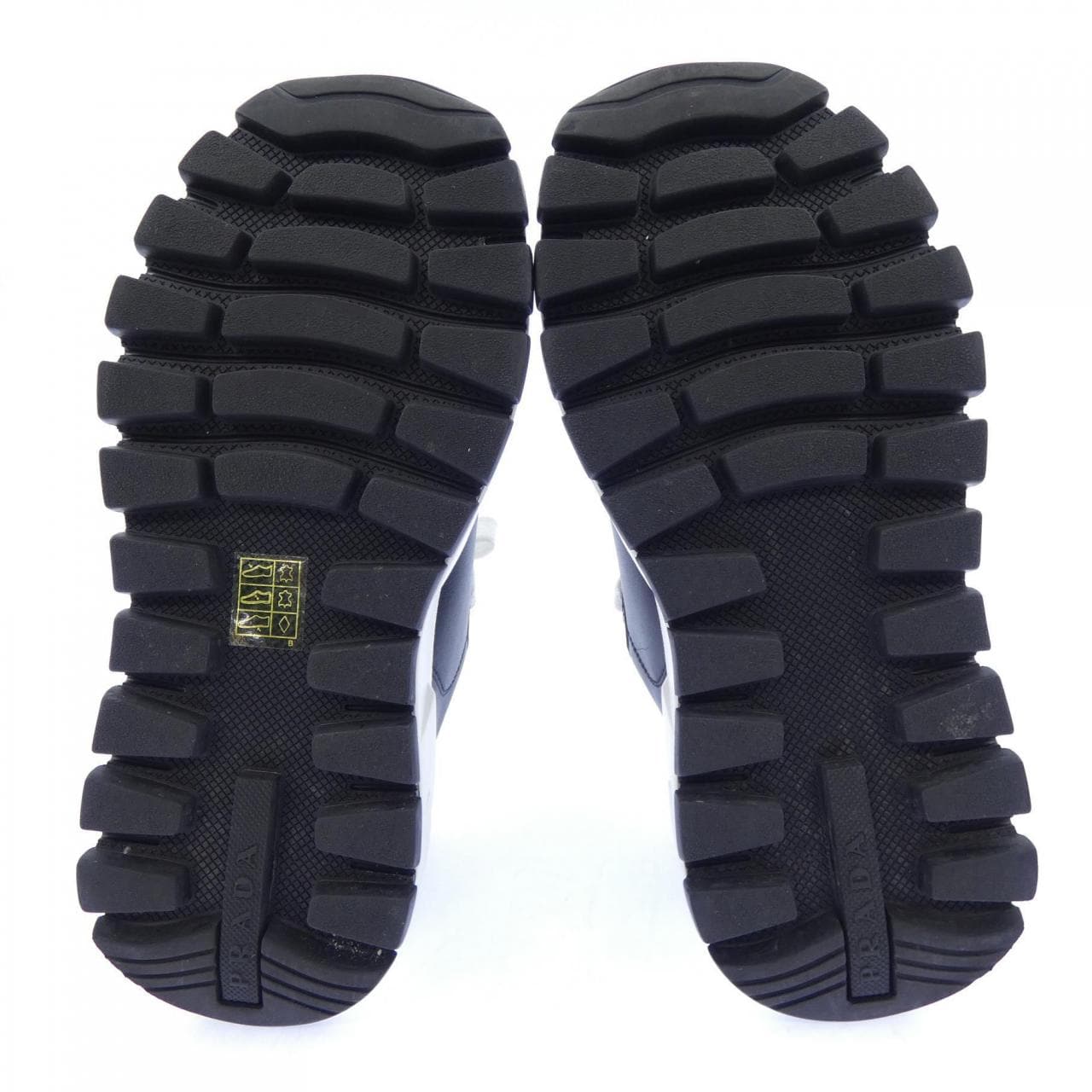 プラダ PRADA トライアングルロゴ 1E804M スニーカー