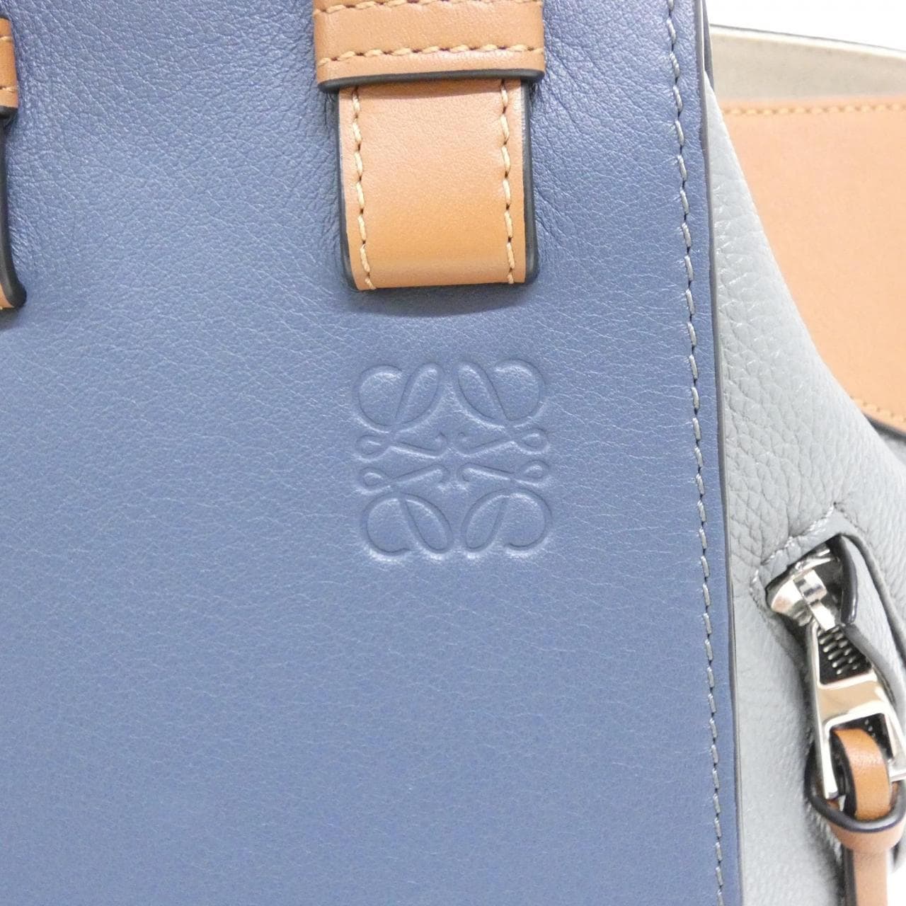 Loewe Hammock 387 12PS35 单肩包