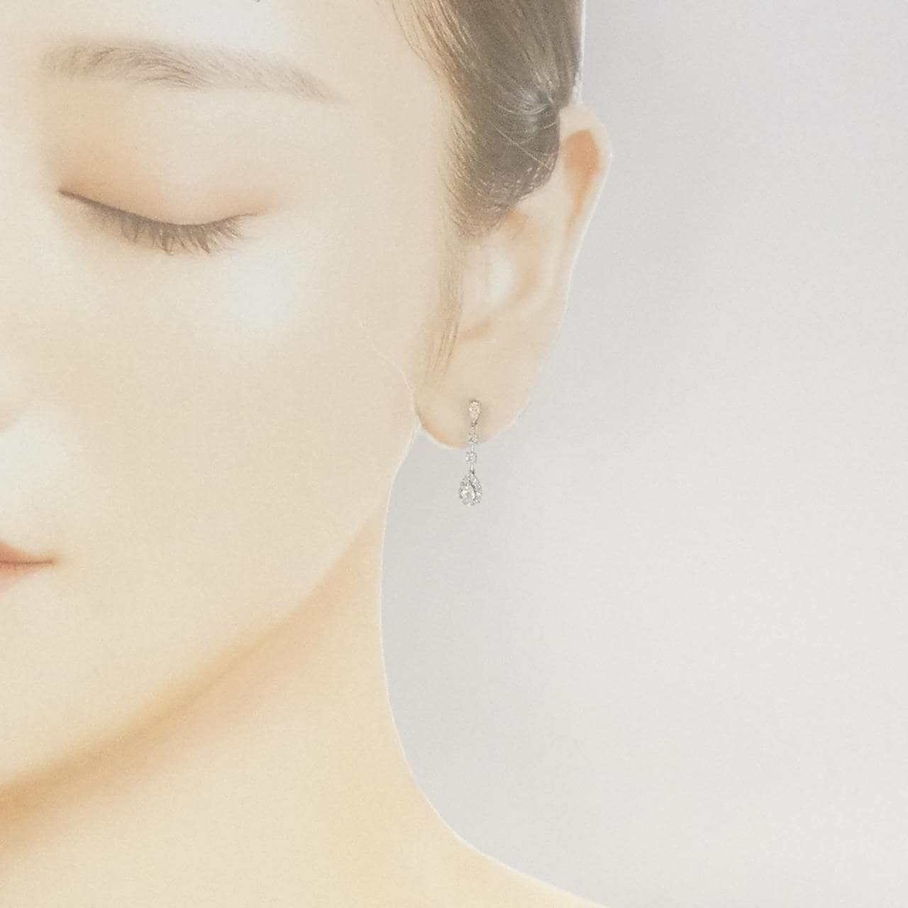 [BRAND NEW] PT900 Diamond earrings 0.60CT