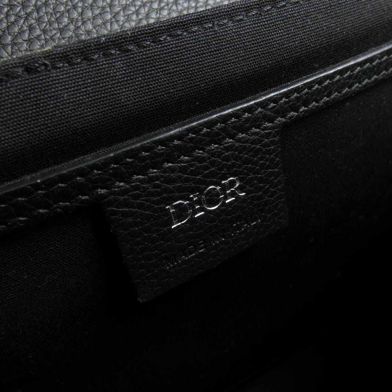 DIOR包