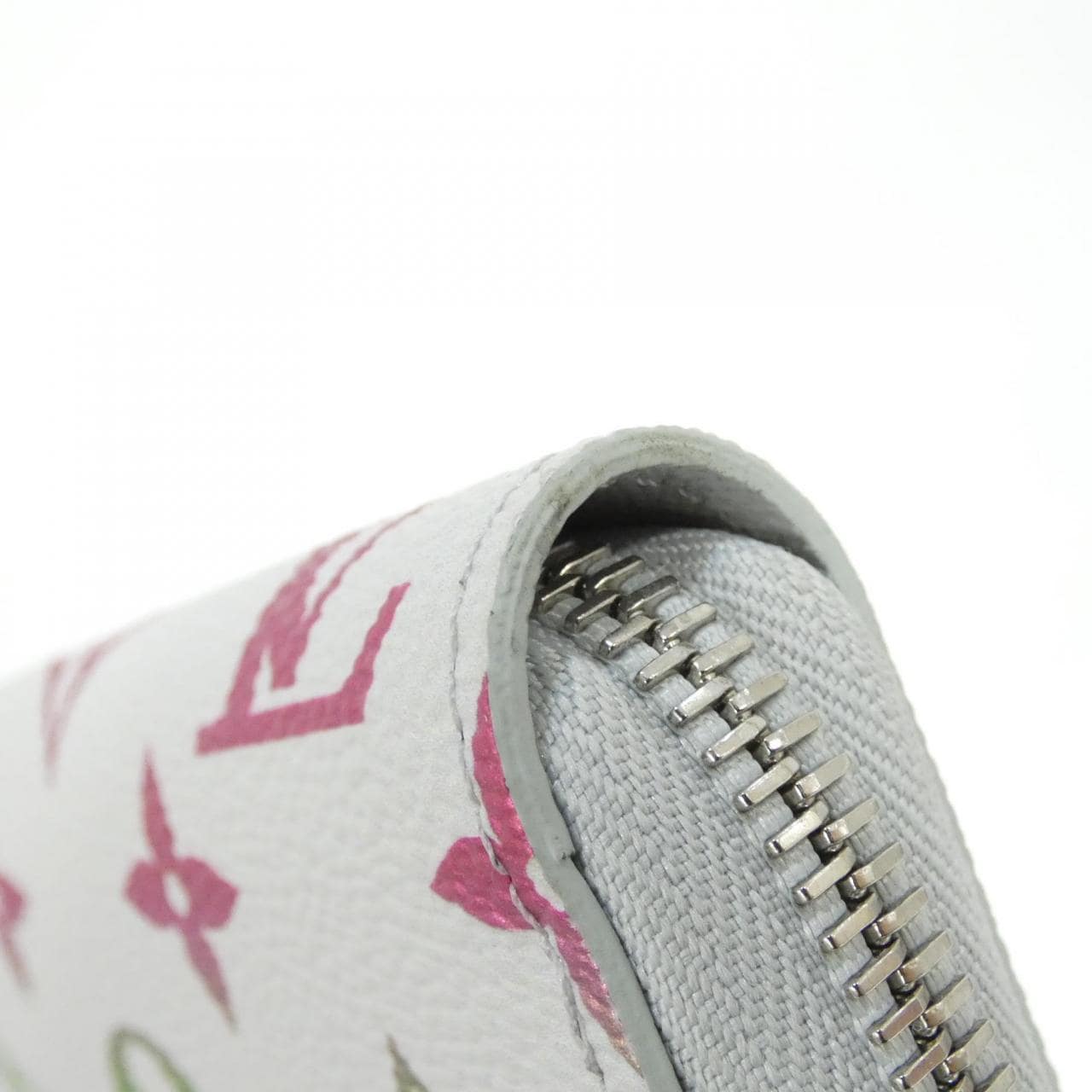 ルイヴィトン モノグラム イリディセント ジッピー ウォレット ホリゾンタル M13908 財布