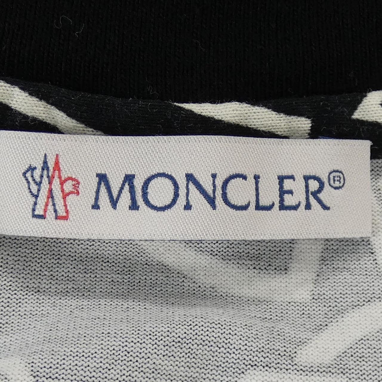 モンクレール MONCLER 20938C73200 Tシャツ