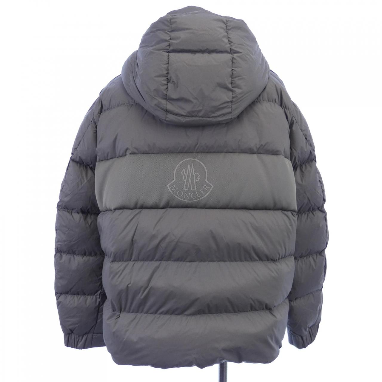 モンクレール MONCLER ダウンジャケット