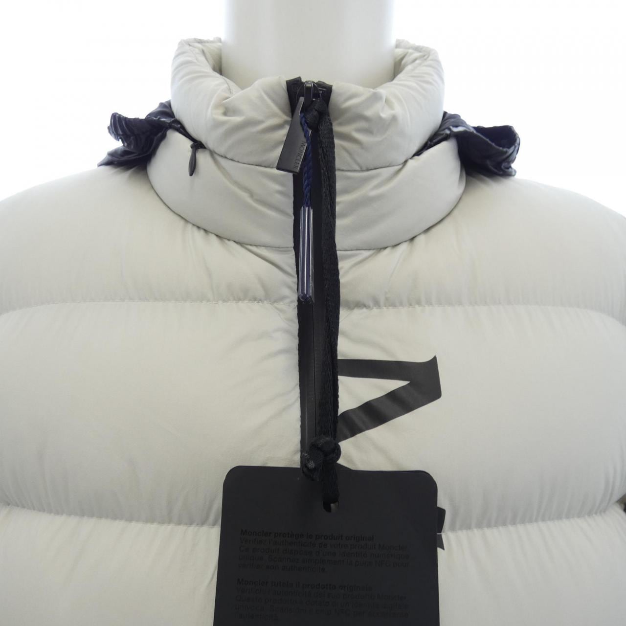 モンクレール MONCLER ダウンジャケット