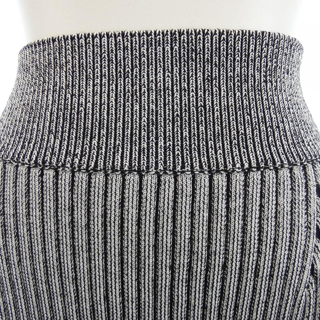 ルイヴィトン LOUIS VUITTON リブドニットトランペットヘム FMKZ98LJ3 スカート